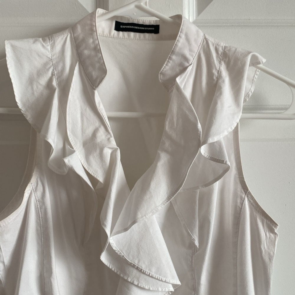 Express White Ruffled Sleeveless Top - Picture 4 of 6